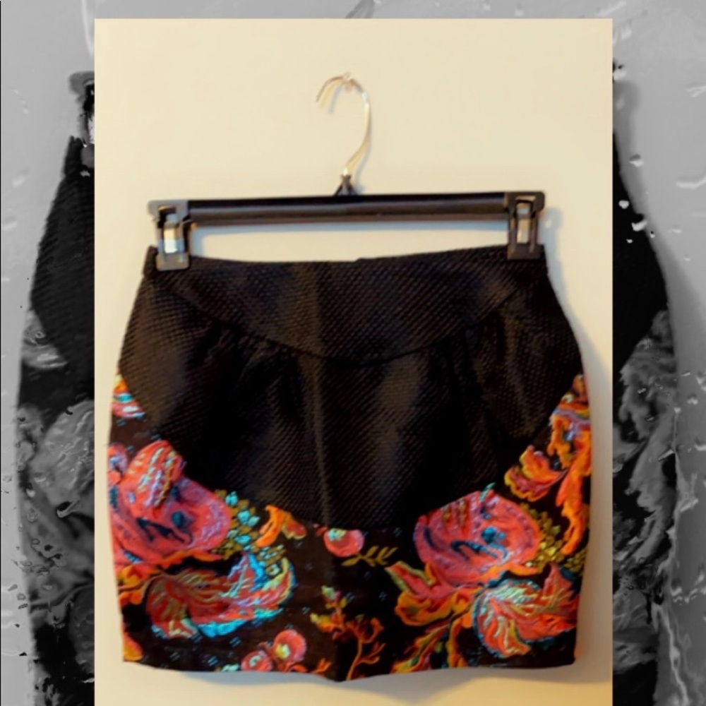 Black and floral English Rose mini skirt